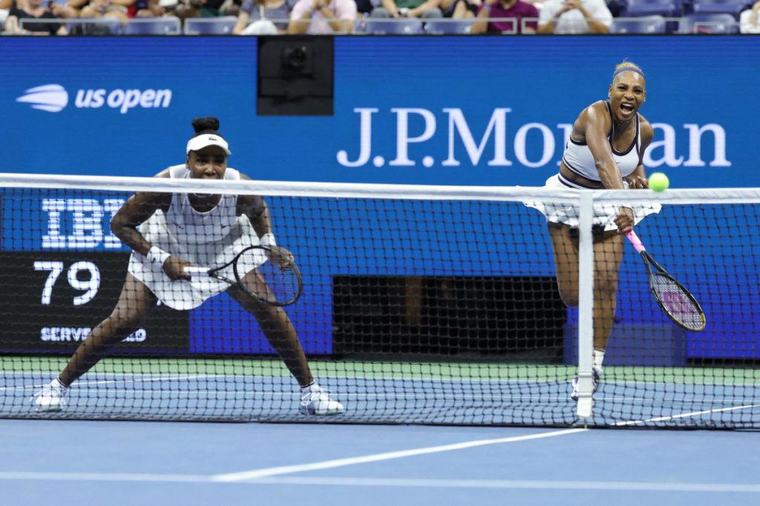 Serena, Venus Williams fall in thrilling return to US Open doubles